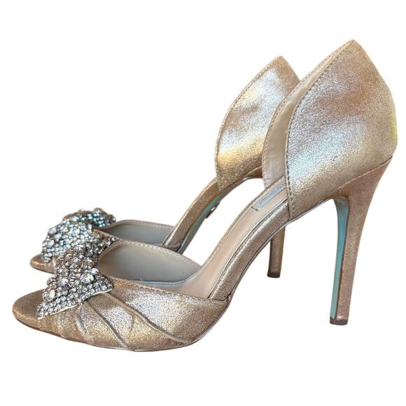 Blue by Betsey Johnson Rhinestone Bowtie Champagne Stiletto Heels size 9 - Picture 5 of 15